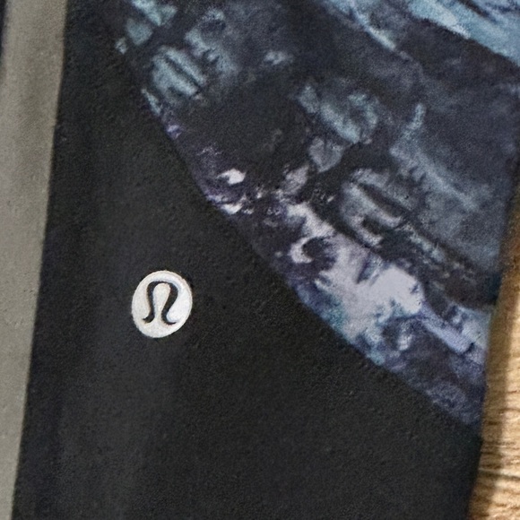 Lululemon Athletica Run To Rest Tights 25” size 2 - Picture 8 of 8